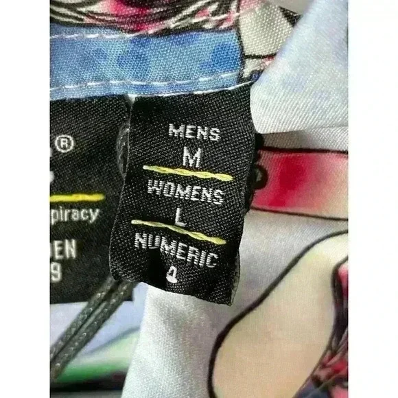 WESC Shroomspiracy Short Sleeve Button Shirt Men’s Medium - Picture 6 of 10